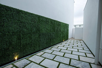 Dark Artificial Boxwood Wall 40" x 40" 11SQ FT